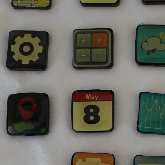 Magnets - Cute 2 cm x 2 cm - Picture 8 of 12